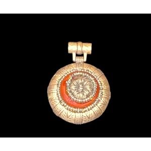 CHICO'S Pendant Necklace Gold/Brass Tone Circle Medallion Multilayer, Beads